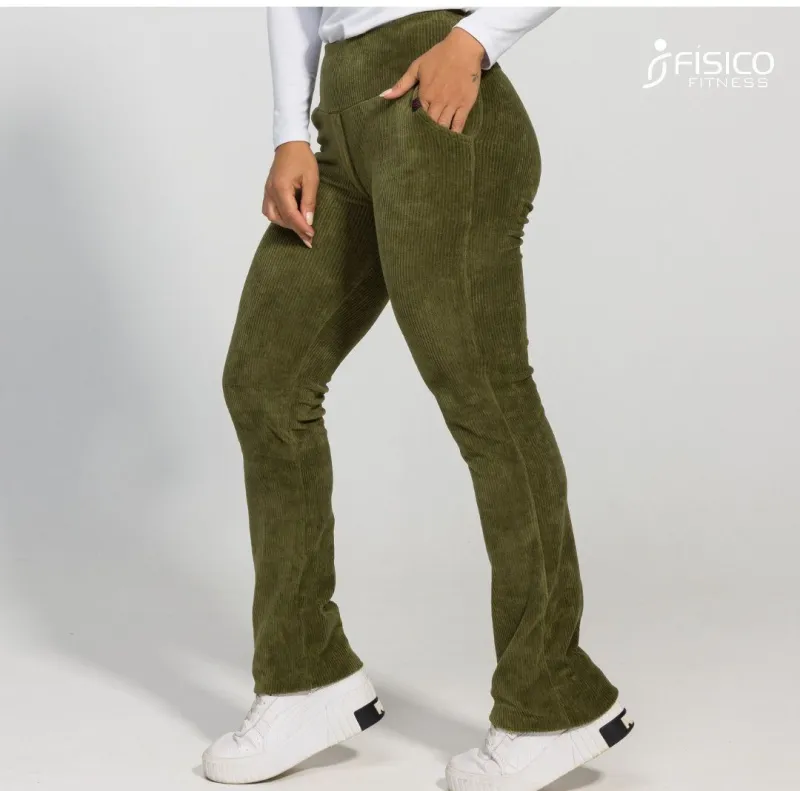 Calça de veludo